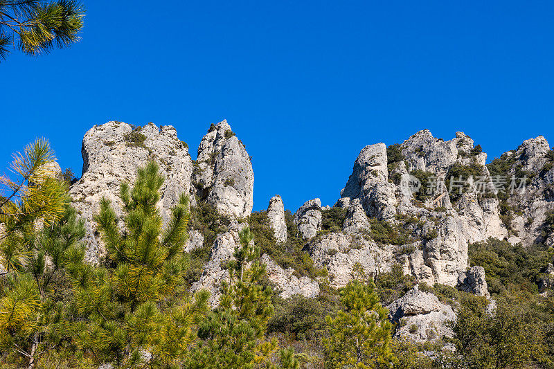 Cirque de Mourèze, gigantic dolomite chaos at the foot of Mont Liausson